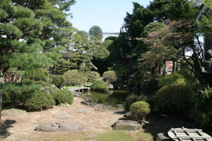 斜陽館の庭：太宰治の生家「斜陽館」を訪ねる － 2009年5月